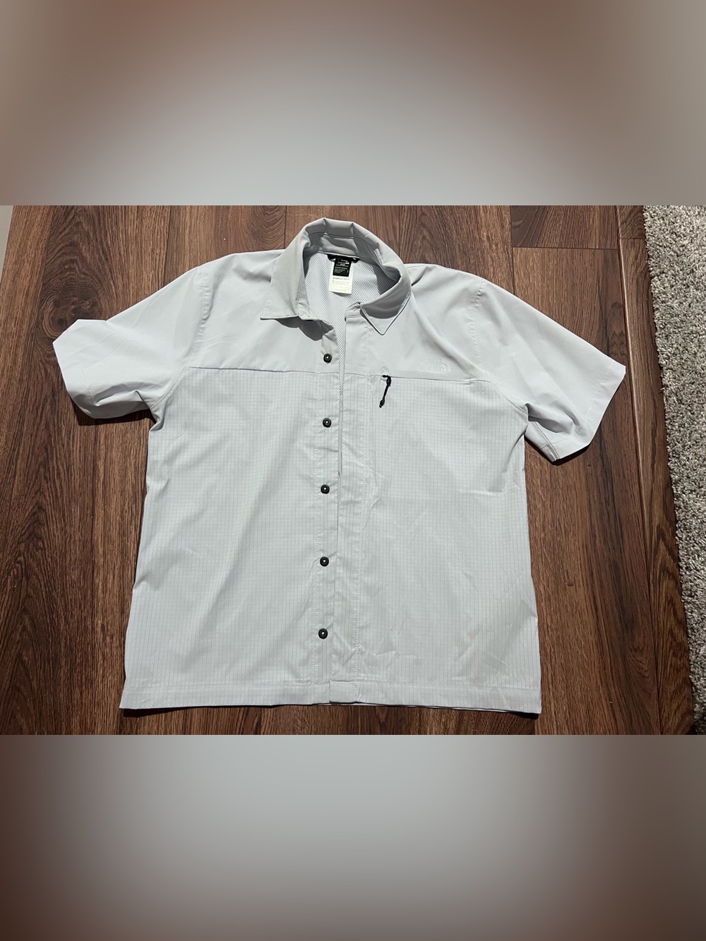 The North Face Light Gray Short-Sleeve Button-Down Shirt